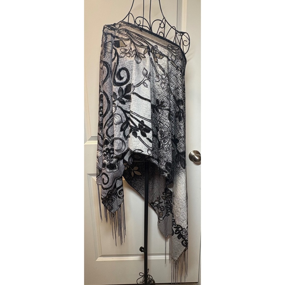 Kokomo NWT 7 Way Gray Black Floral Metallic Fringe Poncho Shawl - One Size